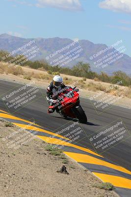 media/Oct-08-2022-SoCal Trackdays (Sat) [[1fc3beec89]]/Turn 7 Inside (145pm)/